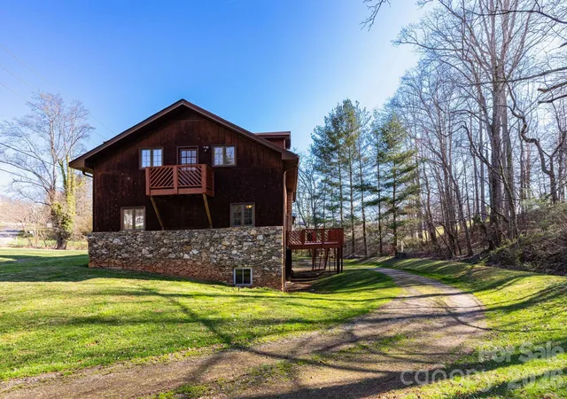5th image of 586 Justice Ridge Rd, Candler, NC 28715 | MLS# 4359252