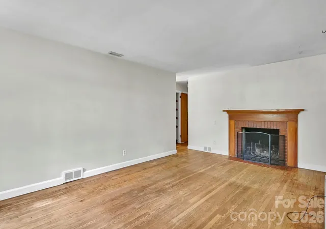 Photo 3 of Single family home for sale at 297 White Pine Dr, Asheville, NC 28805 | MLS# 4359261 | Listing updated on 2026-09-19
