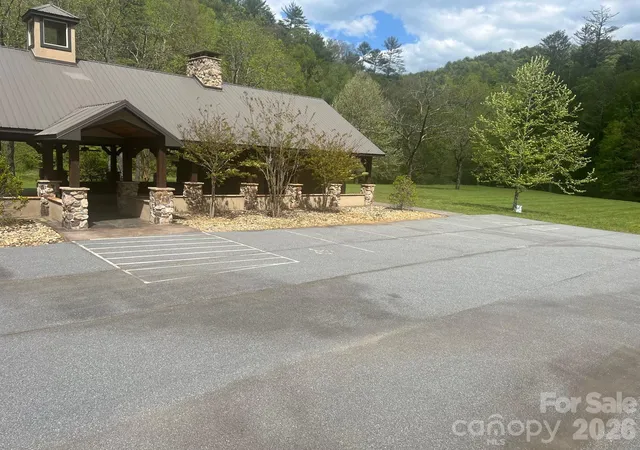 Homes for sale in Lenoir, NC | 531 Roca Vista Dr, Lenoir, NC 28645 | MLS# 4359376
