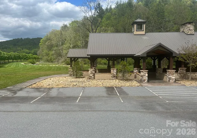 Homes for sale in Lenoir, NC | 531 Roca Vista Dr, Lenoir, NC 28645 | MLS# 4359376
