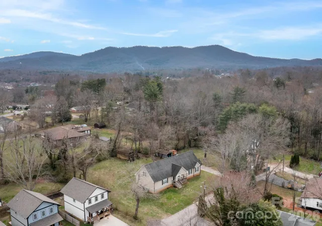 Homes for sale in Asheville, NC | 28 Chapel Park Rd, Asheville, NC 28803 | MLS# 4359429