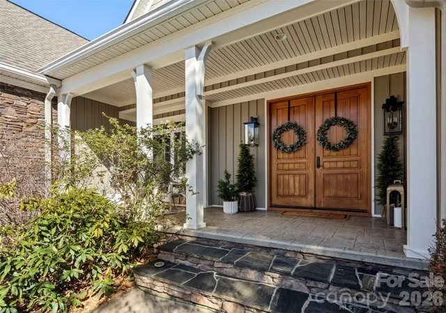 Photo 3 of Single family home for sale at 47 Ledgestone Dr, Fairview, NC 28730 | MLS# 4359435 | Listing updated on 2026-10-03
