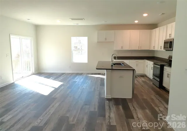 5th image of 2019 Arapaho Dr, Charlotte, NC 28214 | MLS# 4359456