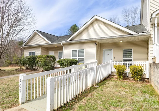 Photo 1 of Townhouse for sale at 709 Villas Ct, Asheville, NC 28806 | MLS# 4359465 | Listing updated on 2026-09-20