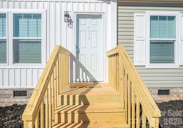 Photo 4 of Single family home for sale at 808 W Eagleview Ln, Lawndale, NC 28090 | MLS# 4359481 | Listing updated on 2026-09-30