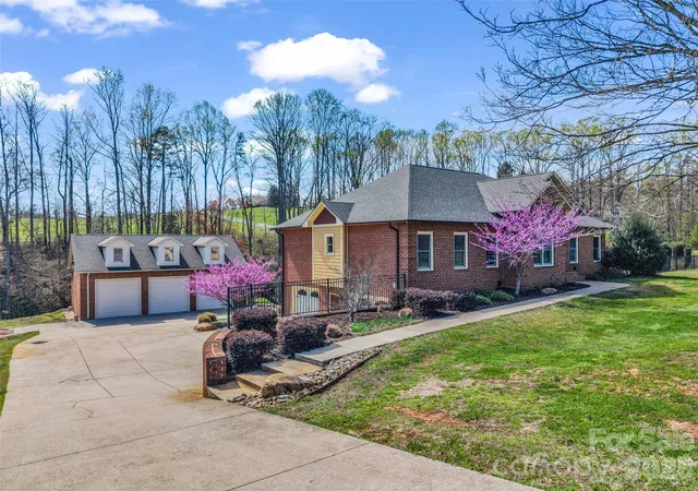 Photo 1 of Single family home for sale at 148 Fairway Dr, Forest City, NC 28043 | MLS# 4359484 | Listing updated on 2026-09-25