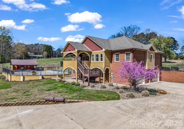 Photo 3 of Single family home for sale at 148 Fairway Dr, Forest City, NC 28043 | MLS# 4359484 | Listing updated on 2026-09-25