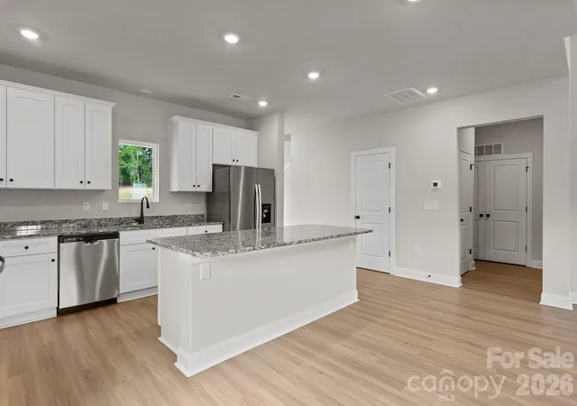 4th image of 6611 Fairford Dr, Charlotte, NC 28215 | MLS# 4359540