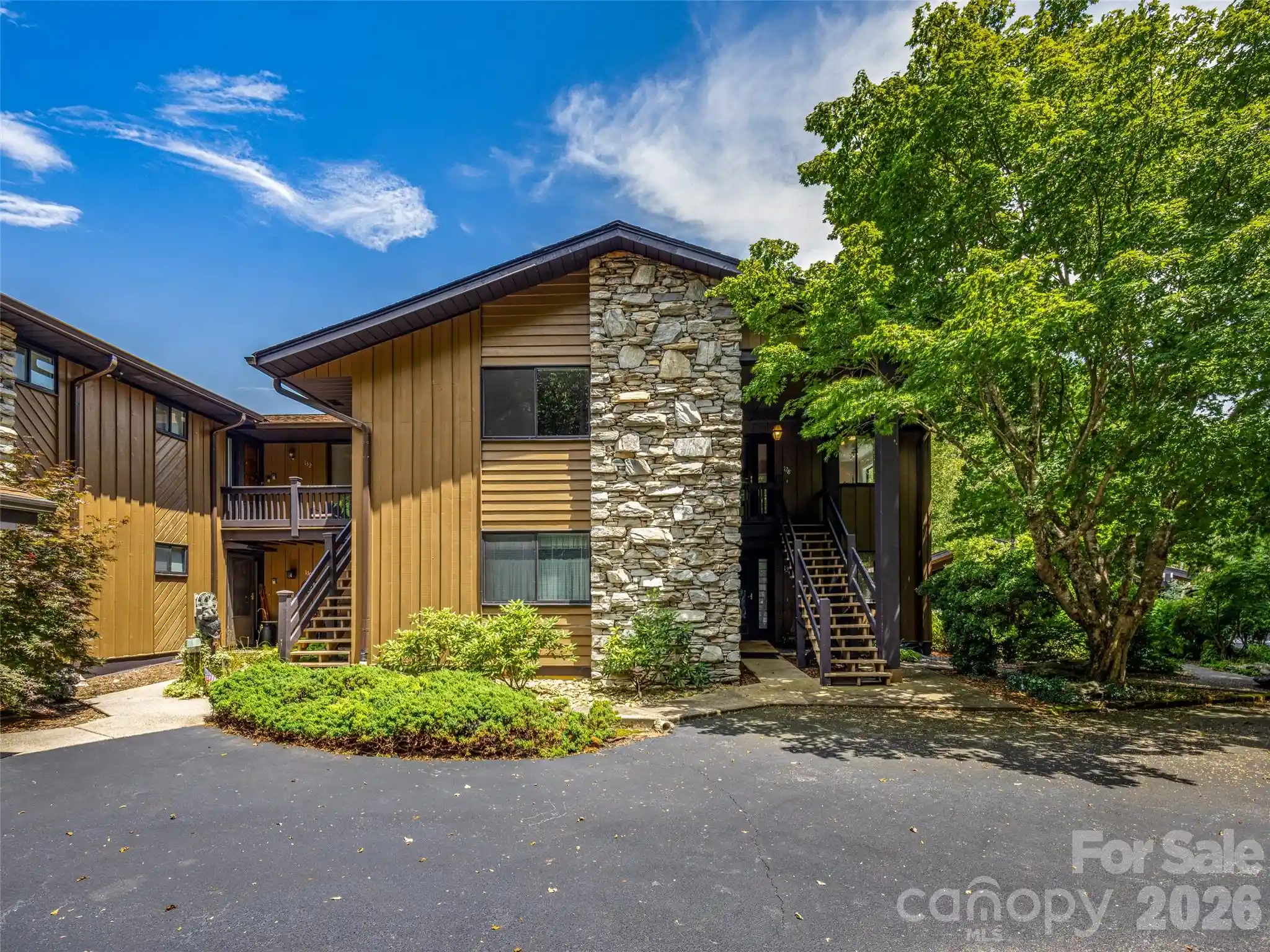 Listing Photo 2 - Condo for sale in 128 Country Ridge Rd located at 128 Country Ridge Rd, Hendersonville, NC 28739 - Unit 128 Country Ridge Rd