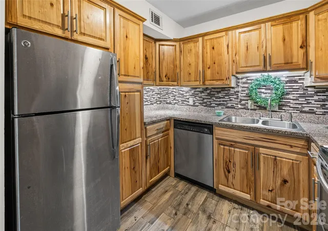 Photo 2 of Condo for sale at 2636 Park Rd #B, Charlotte, NC 28209 | MLS# 4359644 | Listing updated on 2026-10-01