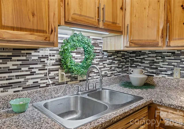 Photo 4 of Condo for sale at 2636 Park Rd #B, Charlotte, NC 28209 | MLS# 4359644 | Listing updated on 2026-10-01