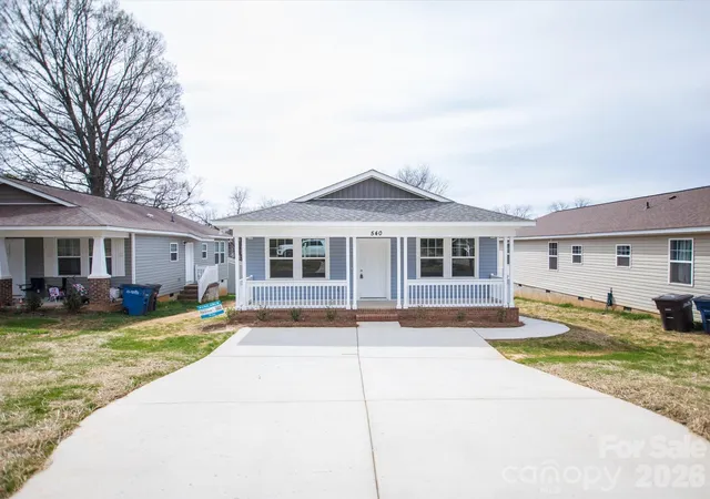 Homes for sale in Statesville, NC | 540 Broadway Ct, Statesville, NC 28677 | MLS# 4359705