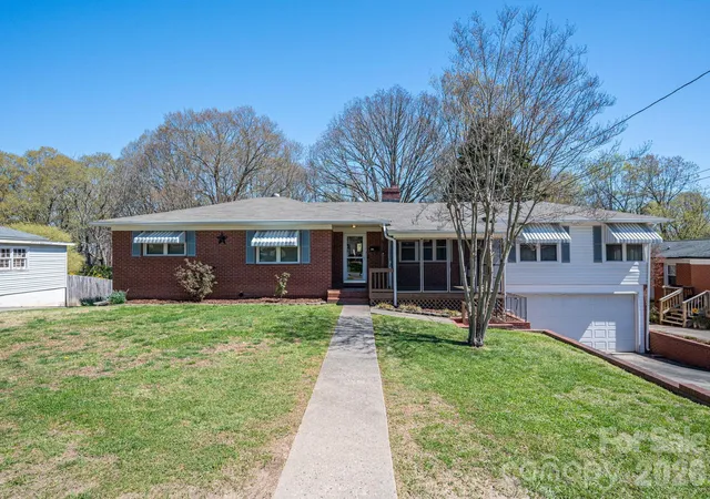 1st image of 608 N State St, Lincolnton, NC 28092 | MLS# 4359790