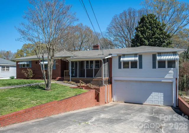 3rd image of 608 N State St, Lincolnton, NC 28092 | MLS# 4359790