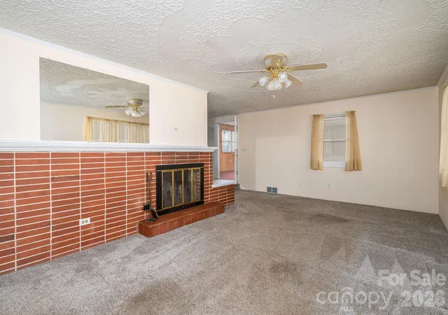 Photo 3 of Single family home for sale at 608 N State St, Lincolnton, NC 28092 | MLS# 4359790 | Listing updated on 2026-10-01