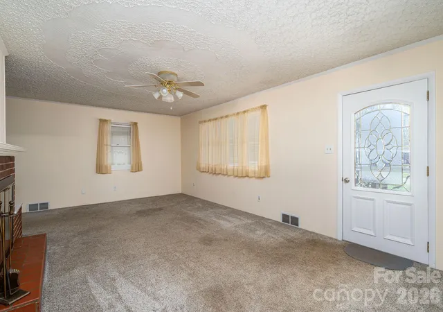 Photo 4 of Single family home for sale at 608 N State St, Lincolnton, NC 28092 | MLS# 4359790 | Listing updated on 2026-10-01