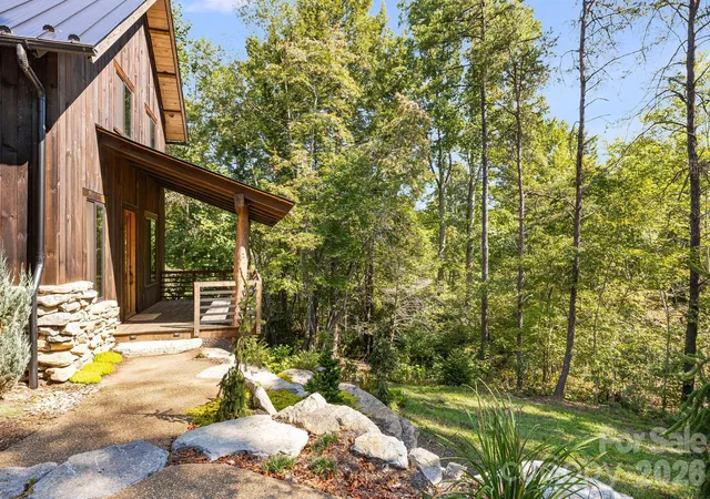 Photo 4 of Single family home for sale at 39 Bent Crk Preserve Rd, Asheville, NC 28806 | MLS# 4359844 | Listing updated on 2026-10-29
