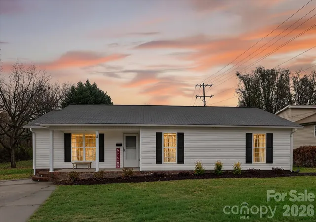 Homes for sale in Belmont, NC | 5 S 1st St, Belmont, NC 28012 | MLS# 4359969