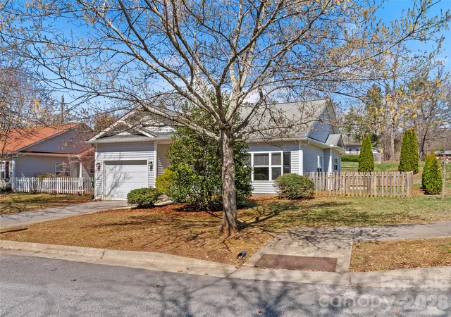 Homes for sale in Asheville, NC | 15 Scottish Cir, Asheville, NC 28803 | MLS# 4360015