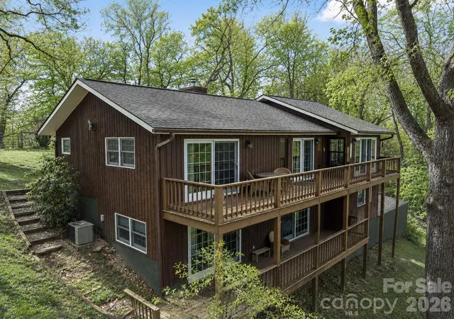 Photo 2 of Single family home for sale at 415 Treetop Ln, Waynesville, NC 28785 | MLS# 4360054 | Listing updated on 2026-09-28