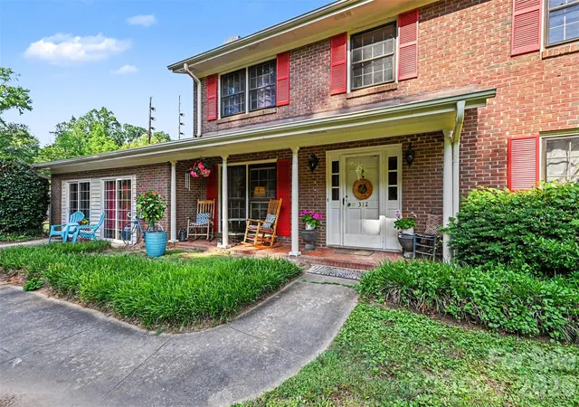 3rd image of 312 Windsor Dr, Shelby, NC 28150 | MLS# 4360104