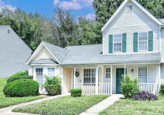 2nd image of 6129 Windsor Gate Ln, Charlotte, NC 28215 | MLS# 4360148