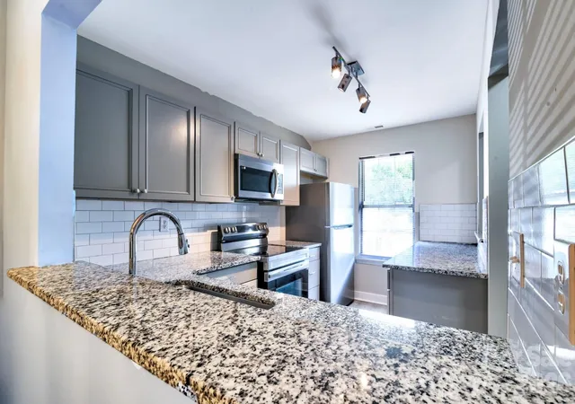 5th image of 6129 Windsor Gate Ln, Charlotte, NC 28215 | MLS# 4360148