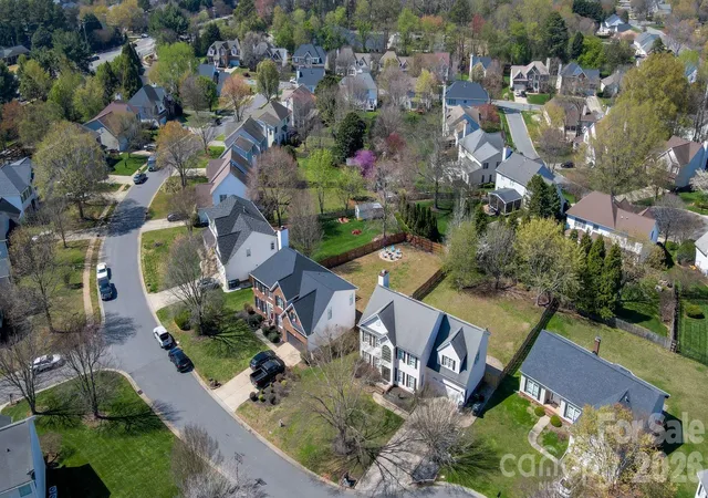 36th image of 10413 Friarsgate Rd, Huntersville, NC 28078 | MLS# 4360153