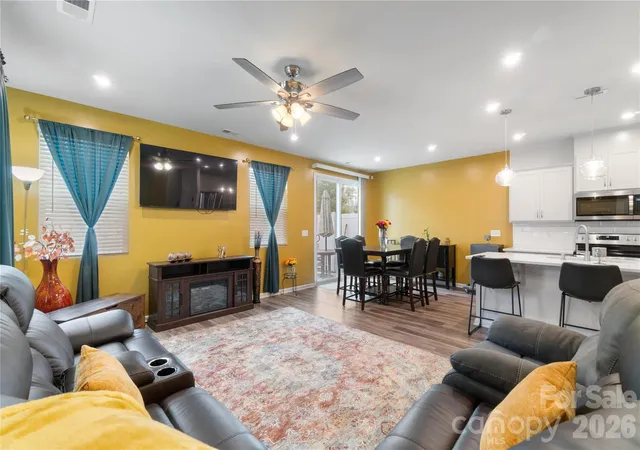4th image of 8032 Overmeadow Ln, Charlotte, NC 28269 | MLS# 4360268