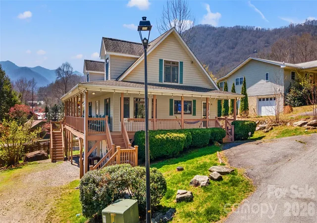 Photo 3 of Single family home for sale at 60 Rolling Ln, Maggie Valley, NC 28751 | MLS# 4360328 | Listing updated on 2026-09-01