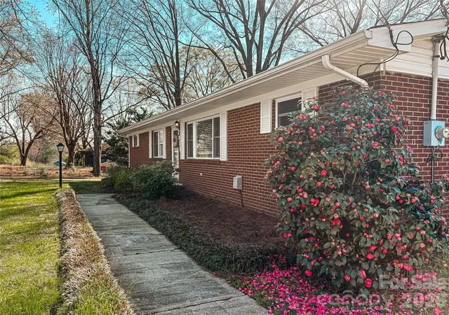 Homes for sale in Albemarle, NC | 2011 Mountain Creek Rd, Albemarle, NC 28001 | MLS# 4360482