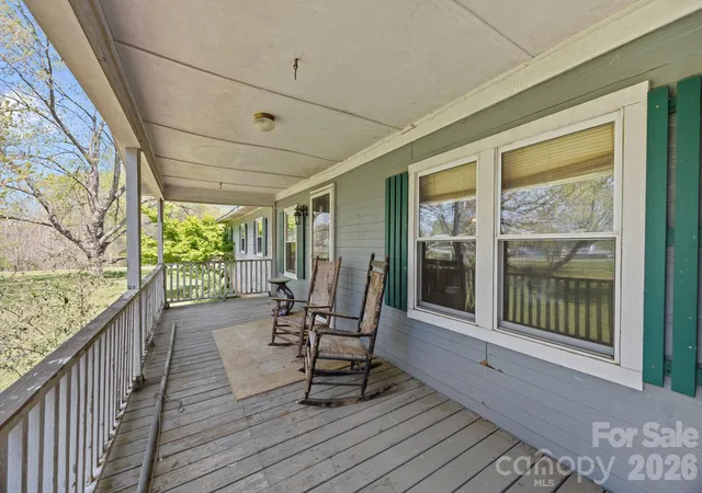 Photo 4 of Single family home for sale at 700 Patterson Farm Rd, Mooresville, NC 28115 | MLS# 4360505 | Listing updated on 2026-09-02