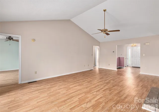 5th image of 20 Cedarcliff Cir, Asheville, NC 28803 | MLS# 4360512