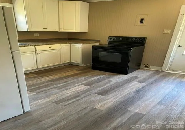 Photo 4 of Single family home for sale at 210 & 208 Munn Rd, Fort Mill, SC 29715 | MLS# 4360533 | Listing updated on 2026-07-11