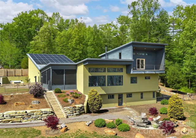 Photo 1 of Single family home for sale at 15 Sourwood Ln, Fletcher, NC 28732 | MLS# 4360555 | Listing updated on 2026-09-28