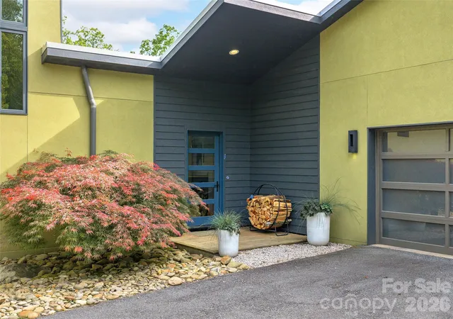 Photo 3 of Single family home for sale at 15 Sourwood Ln, Fletcher, NC 28732 | MLS# 4360555 | Listing updated on 2026-09-28
