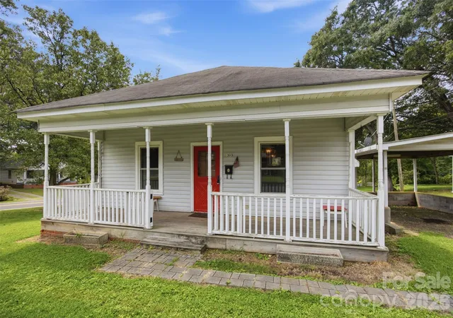 Photo 1 of Single family home for sale at 303 2nd Street, Stanley, NC 28164 | MLS# 4360602 | Listing updated on 2026-09-29