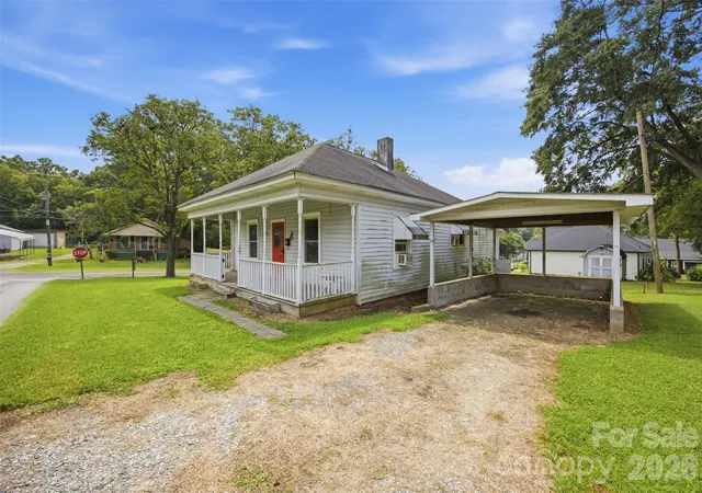 Photo 2 of Single family home for sale at 303 2nd Street, Stanley, NC 28164 | MLS# 4360602 | Listing updated on 2026-09-29
