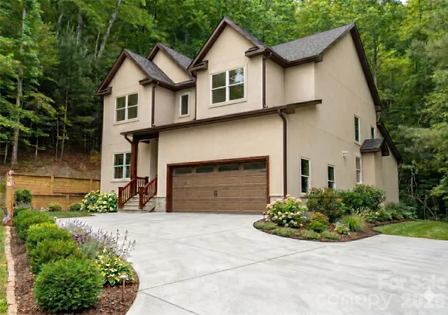 Photo 1 of Single family home for sale at 366 Mistletoe Trl, Hendersonville, NC 28791 | MLS# 4360606 | Listing updated on 2026-08-10