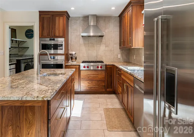 2nd image of 106 Oak Hollow Ct, Asheville, NC 28805 | MLS# 4360628