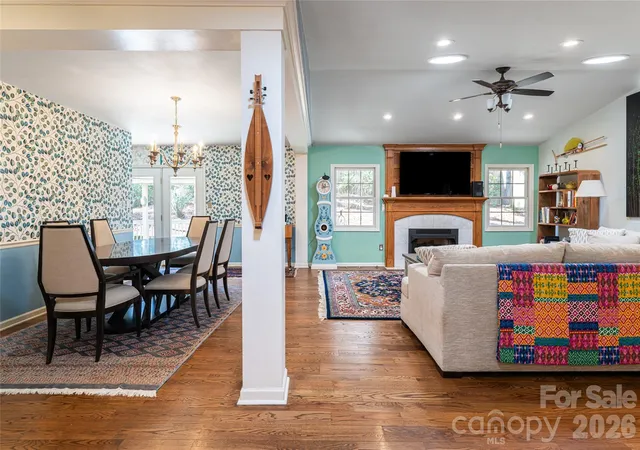 3rd image of 106 Oak Hollow Ct, Asheville, NC 28805 | MLS# 4360628