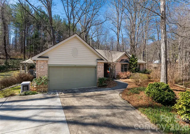 48th image of 106 Oak Hollow Ct, Asheville, NC 28805 | MLS# 4360628