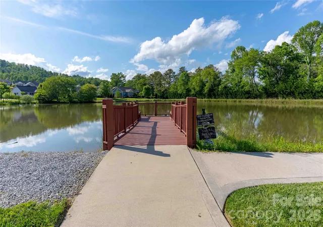 35th image of 806 Blacksmith Run Dr, Hendersonville, NC 28792 | MLS# 4360662