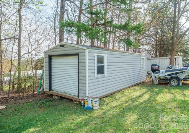 Homes for sale in Troutman, NC | 222 Summertree Dr, Troutman, NC 28166 | MLS# 4360677