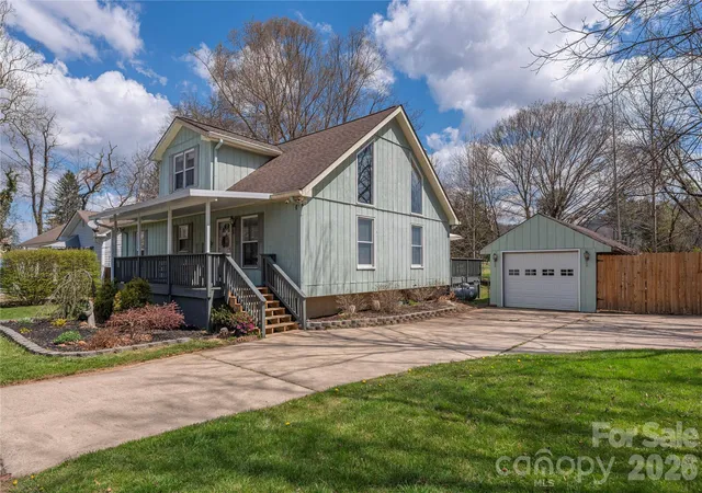 Photo 2 of Single family home for sale at 209 Browning Rd, Waynesville, NC 28786 | MLS# 4360694 | Listing updated on 2026-09-17