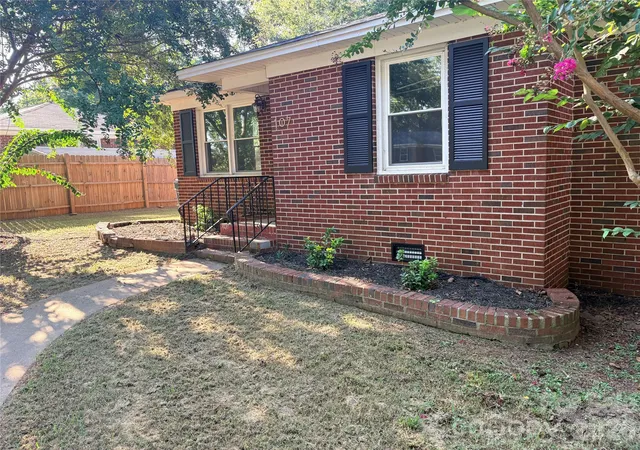 Photo 3 of Single family home for sale at 107 Berry St, Chester, SC 29706 | MLS# 4360738 | Listing updated on 2026-09-21