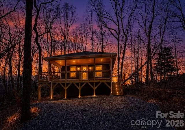 1st image of 137 E Arbutus Trl, Hendersonville, NC 28792 | MLS# 4360777