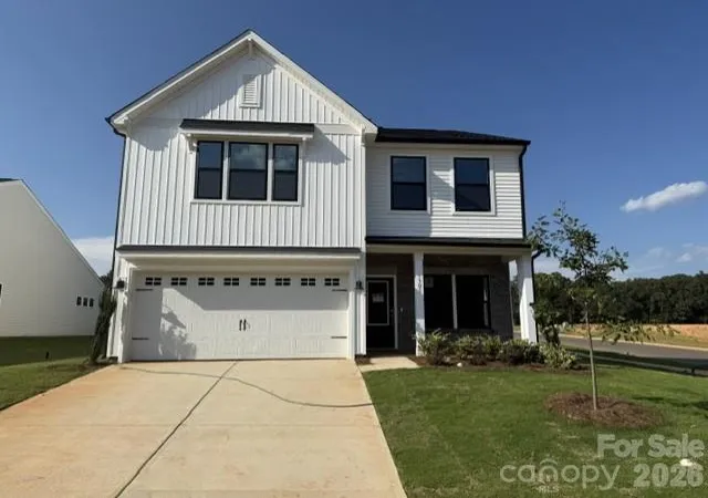 Photo 1 of Single family home for sale at 1305 Bansal Dr, Charlotte, NC 28215 | MLS# 4360795 | Listing updated on 2026-09-28