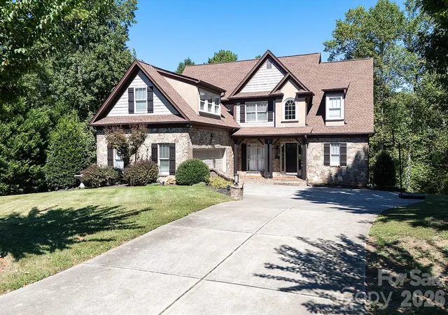 Photo 3 of Single family home for sale at 394 Stone Cliff Ln, Clover, SC 29710 | MLS# 4360878 | Listing updated on 2026-10-01