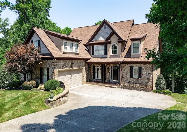 Homes for sale in Lake Wylie, SC | 394 Stone Cliff Ln, Lake Wylie, SC 29710 | MLS# 4360878